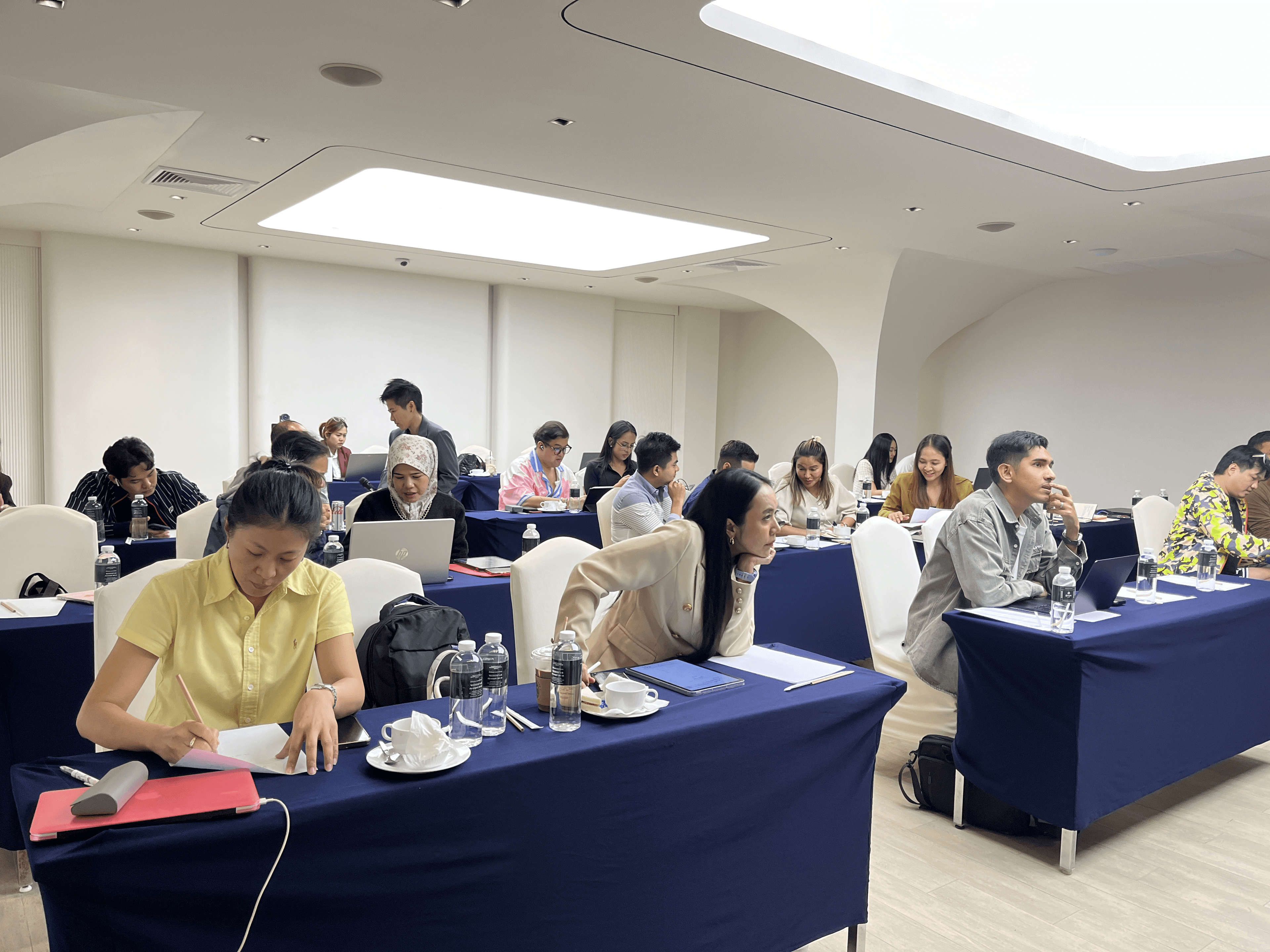 L Square Class Atmosphere 4